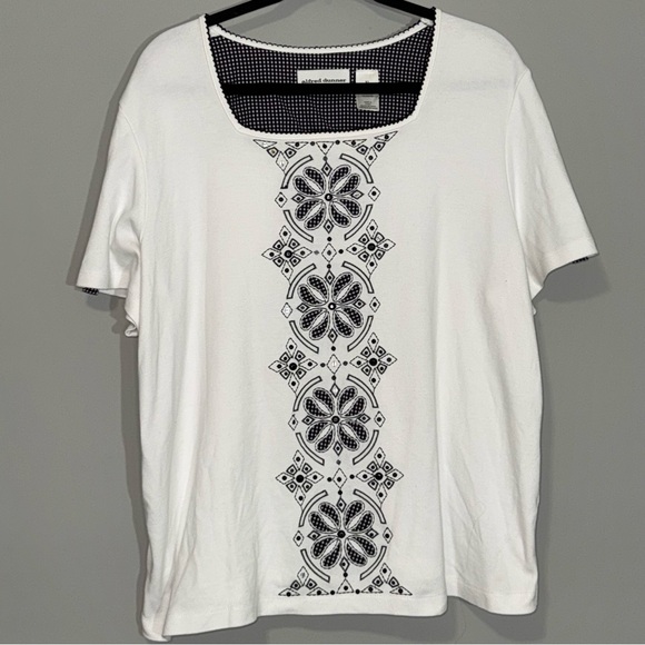 Alfred Dunner Tops - Alfred Dunner Women's Embroidered Short Sleeve Gingham Trim Top Size XL